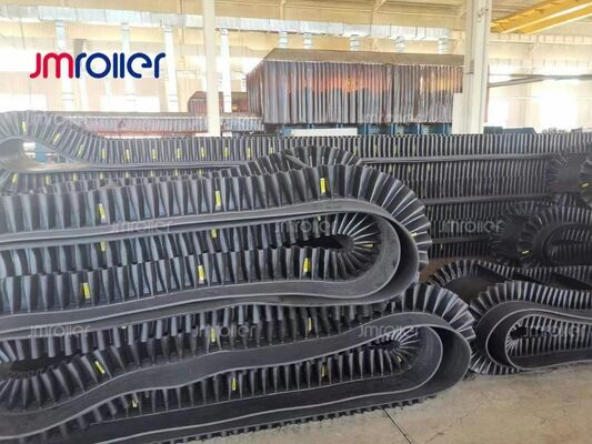 Buen precio El cinturón transportador ondulado de pared lateral ofrece un transporte estable de material a granel en ángulos pronunciados en línea